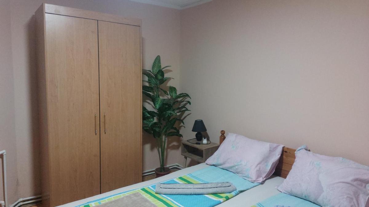 Gaga 2 - Housity