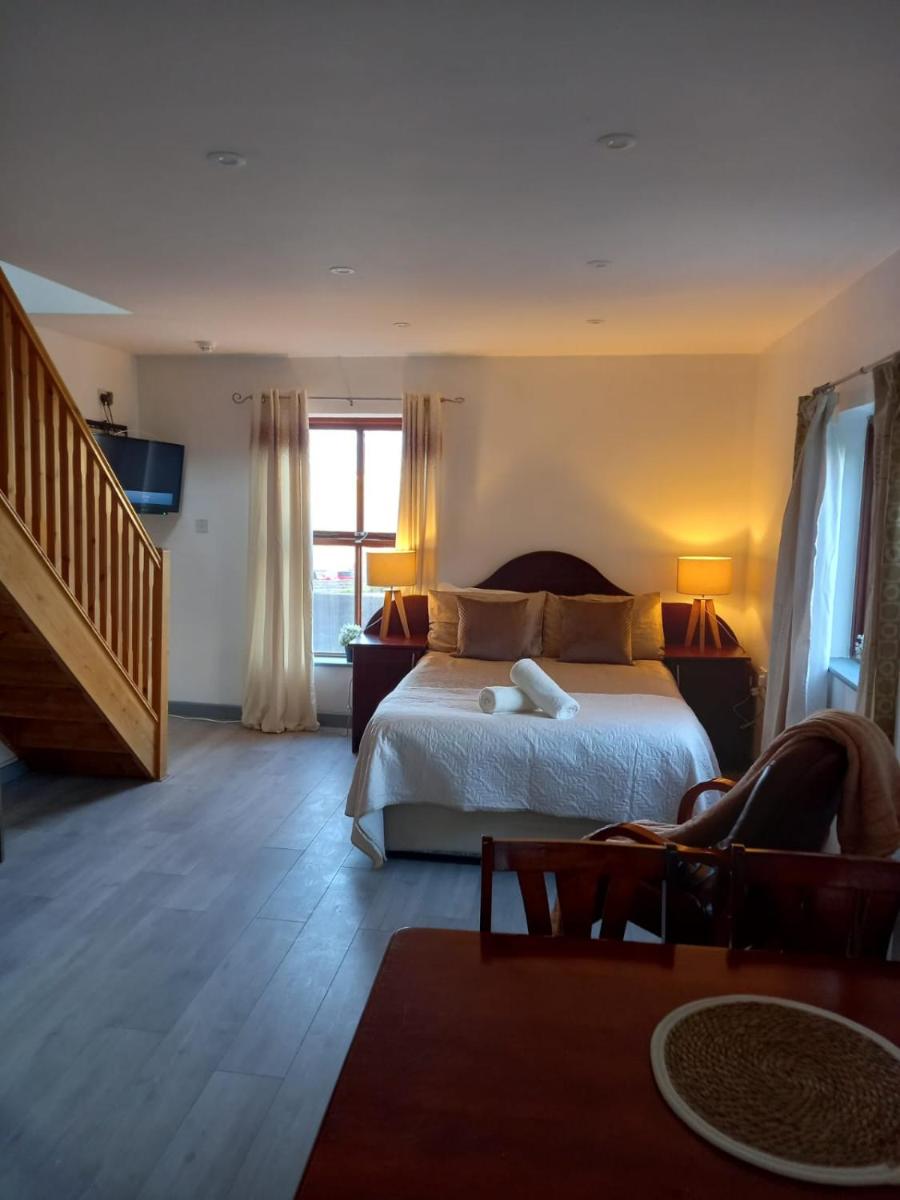 The Strand Hotel - Housity