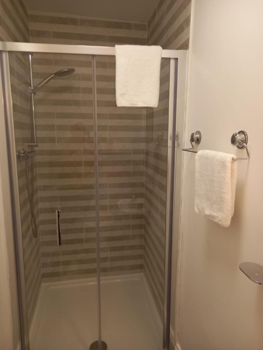 The Strand Hotel - Housity