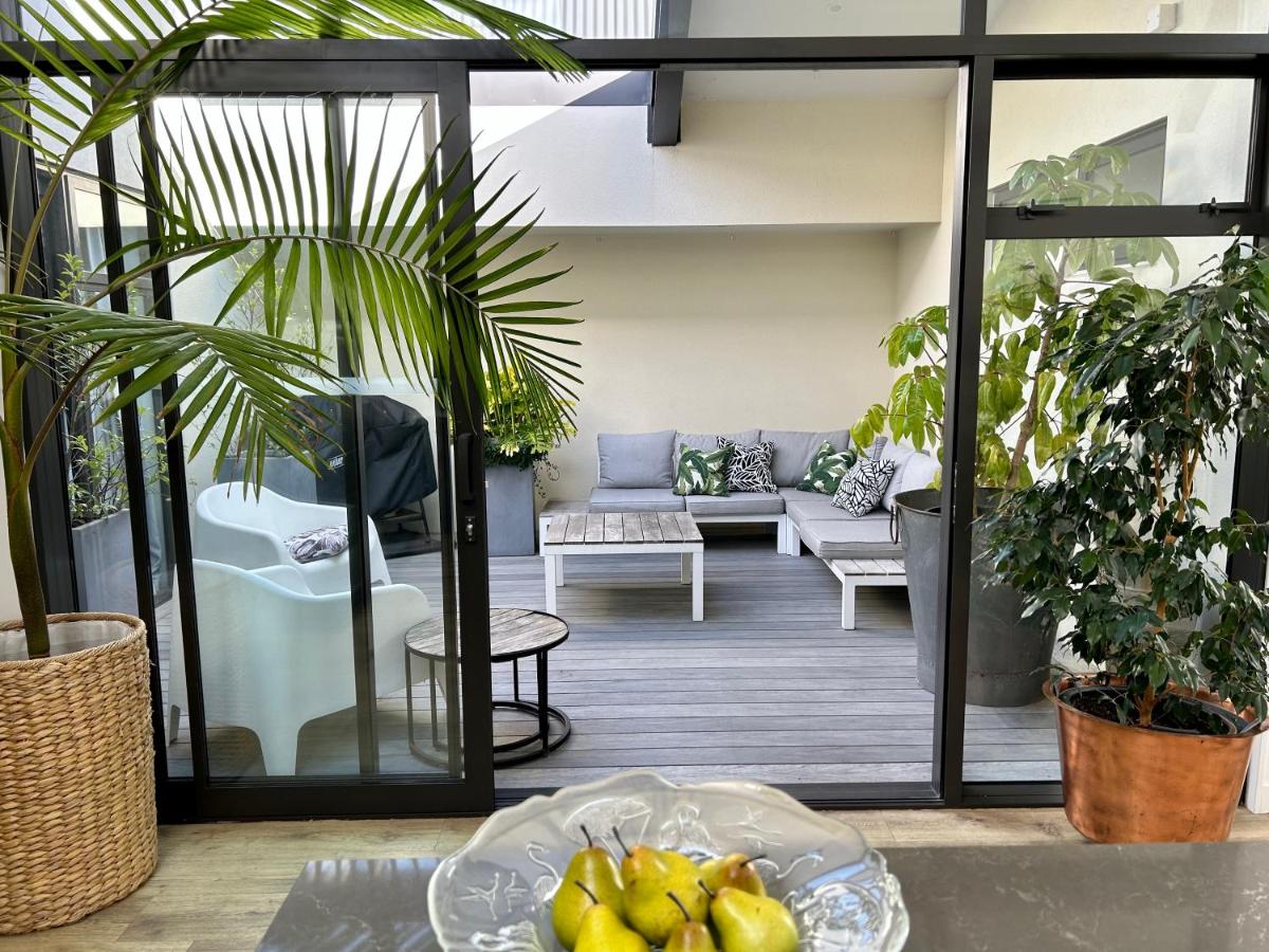 SEAduction Luxury Apartment - Housity
