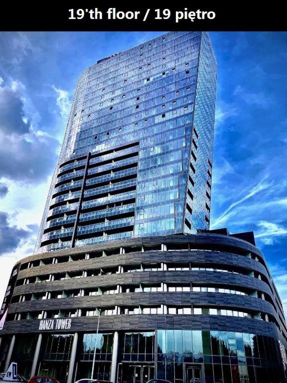 Hanza Tower - Housity
