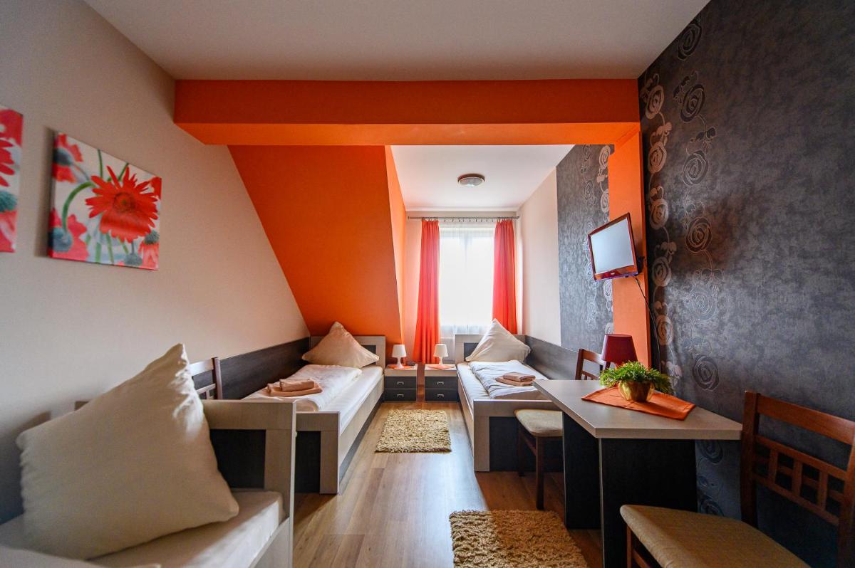 Hotel Restauracja Sara - Housity