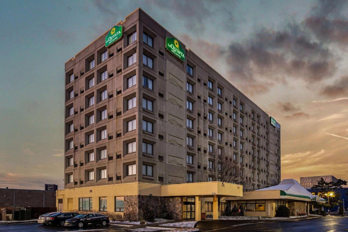 La Quinta by Wyndham New Haven - Housity