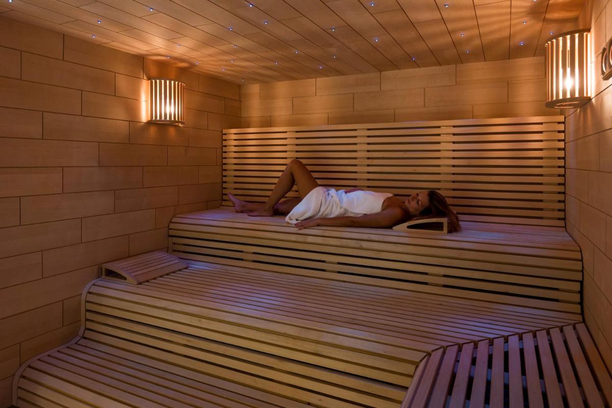 Ein Bett oder Betten in einem Zimmer der Unterkunft Sofitel Frankfurt Opera