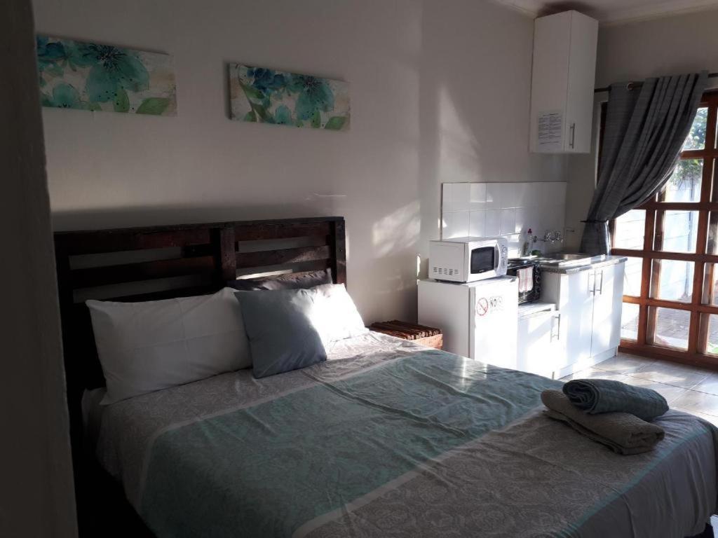 Suitetrails - 8 Soenie Avenue Self-Catering