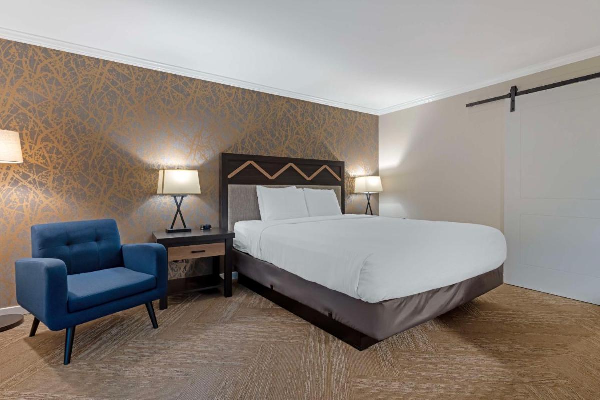 Best Western Plus Inn at the Vines - Housity