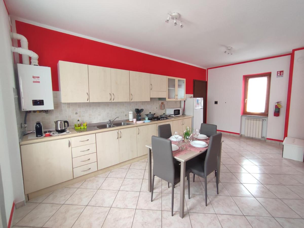 La Rosa di Maggio - Housity
