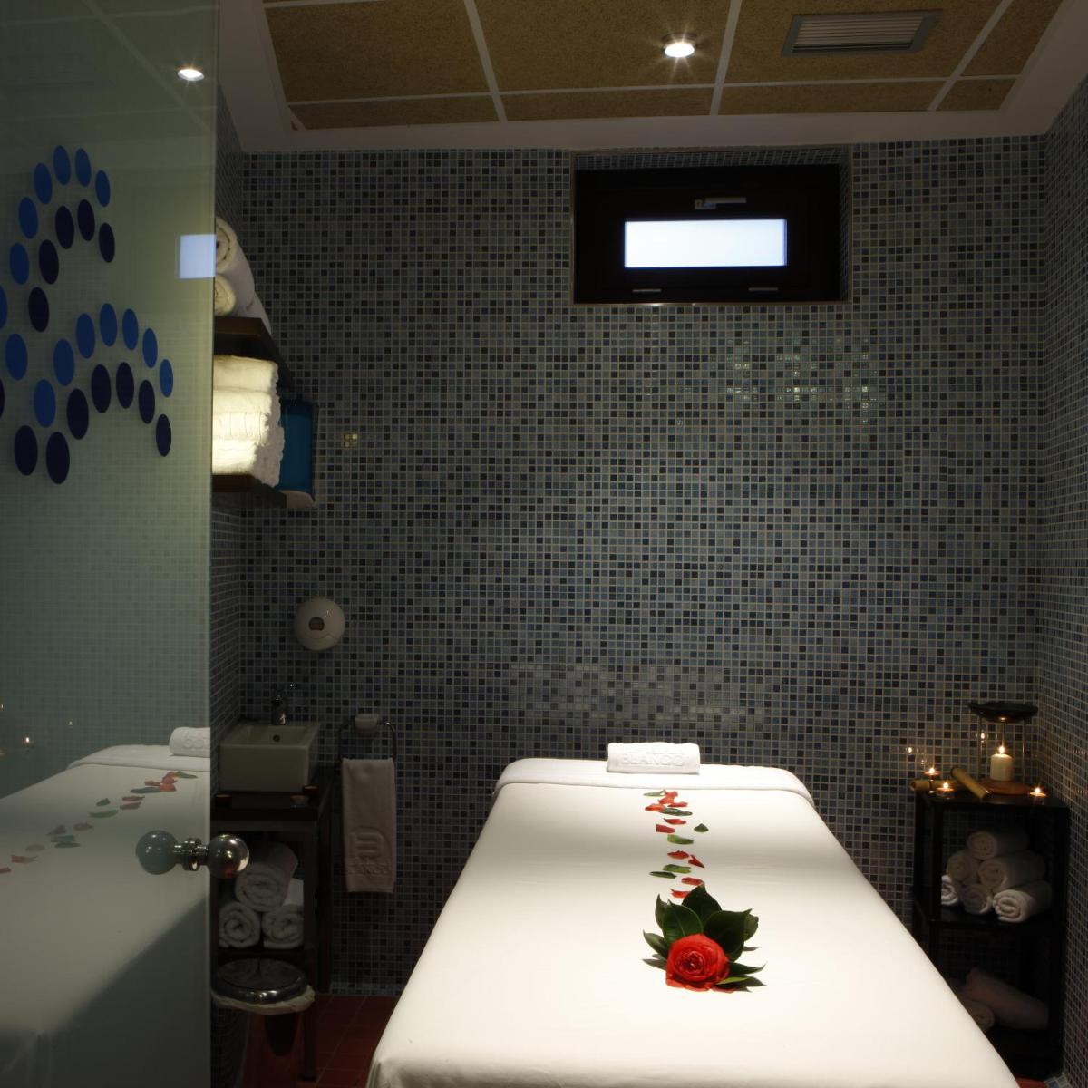 Cama o camas de una habitación en Blanco Hotel Spa