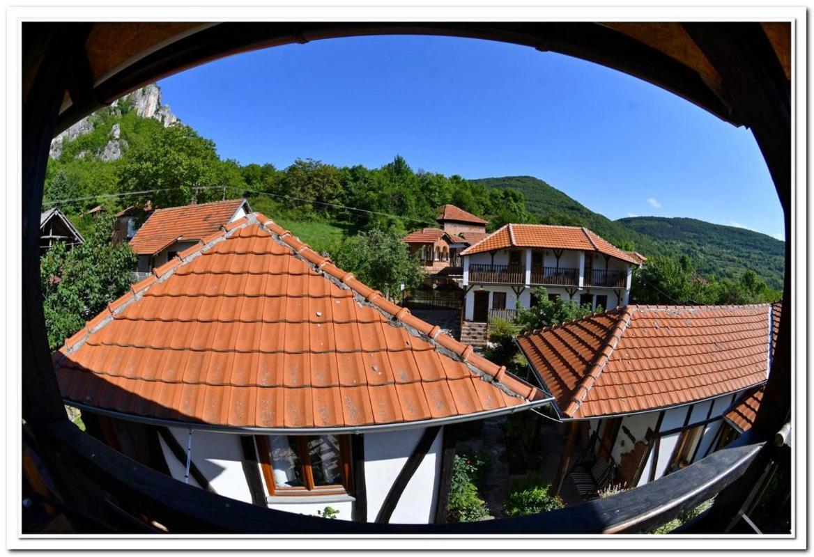 Golemi kamik Pirot Vlasi 2 - Hizvo