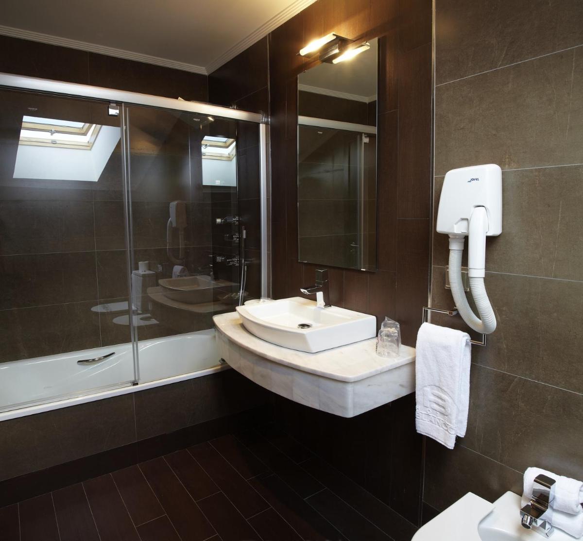 Un baño de Blanco Hotel Spa