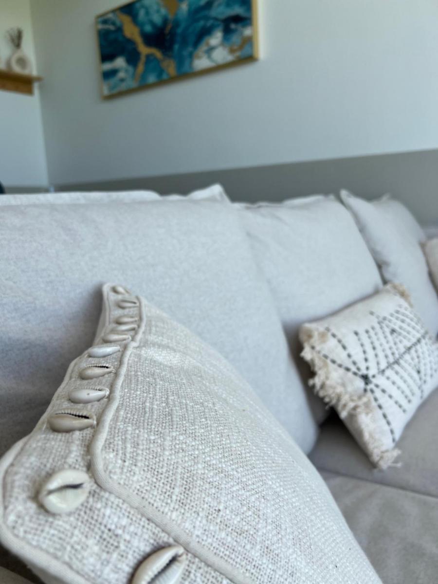 Cama o camas de una habitación en Porto Cabana by Miramar Stays