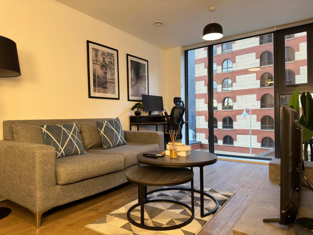 Cozy City Centre Apartment with Free Parking and Free Gym - Hizvo