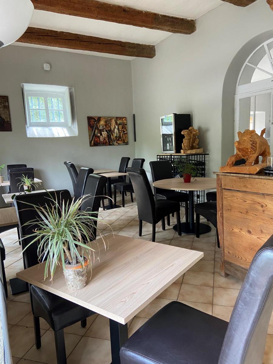 Logis Hotel Restaurant Le Domaine de la Régalière - Housity