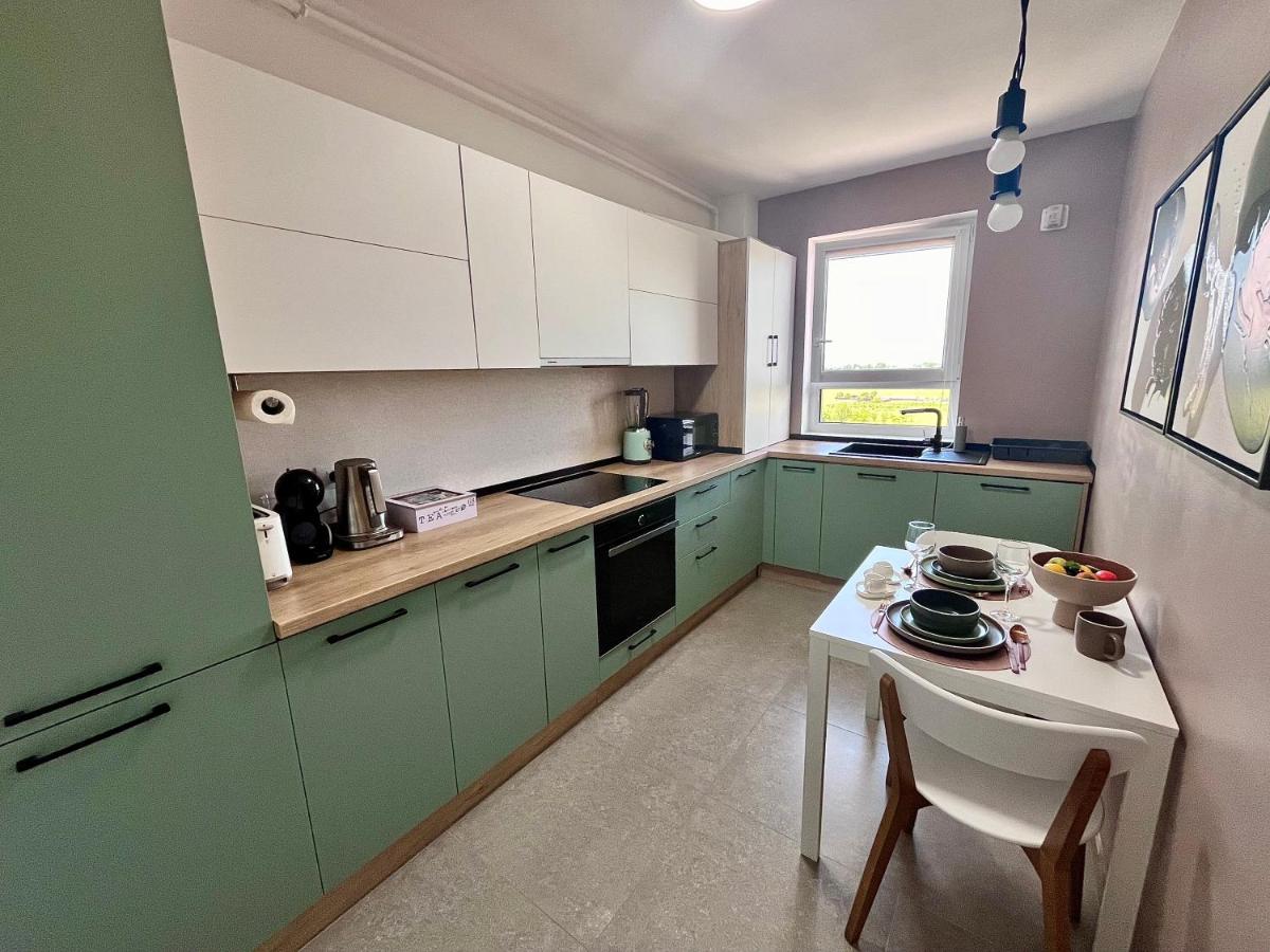 FLH - Best View Elegance with Balcony & Free Parking - Housity