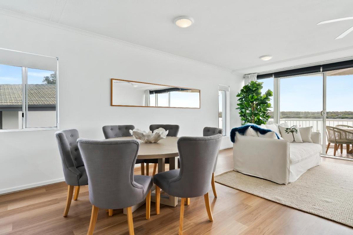 HOWARD ST Panoramic River and Ocean Views - Penthouse -Rooftop - Housity