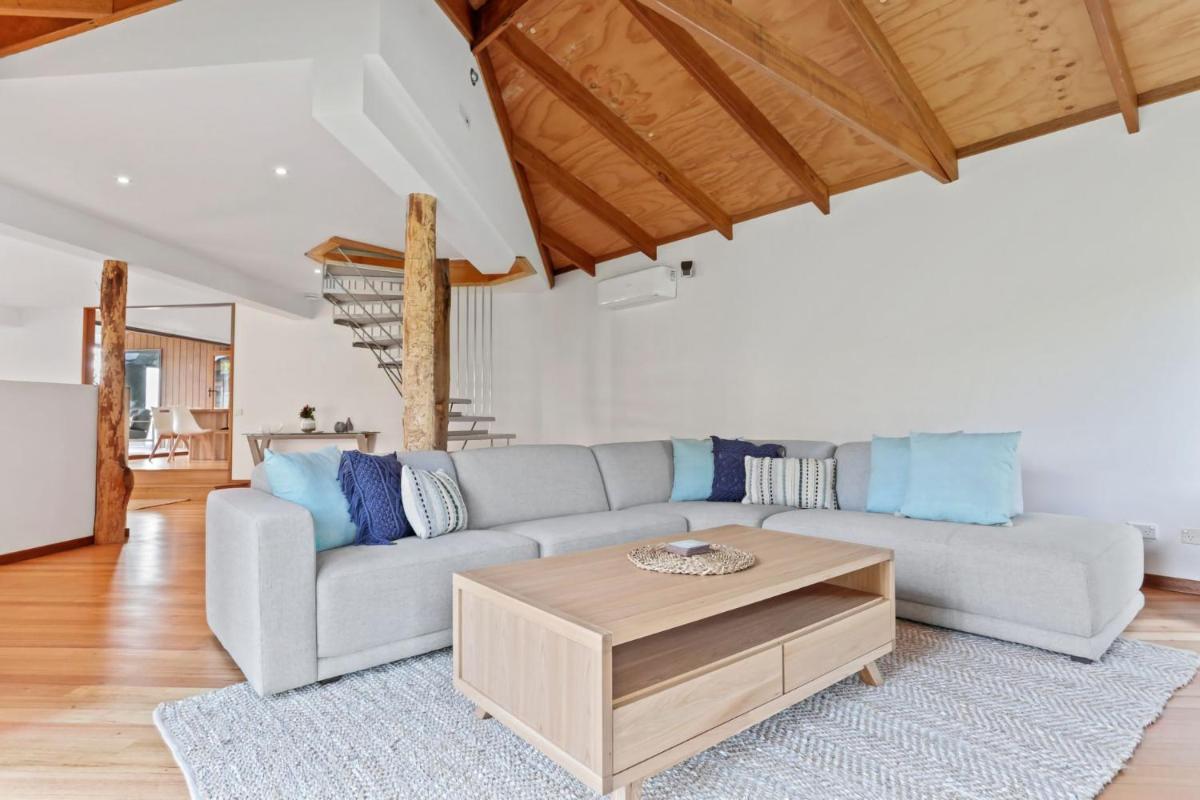 Tura Tree House - Housity