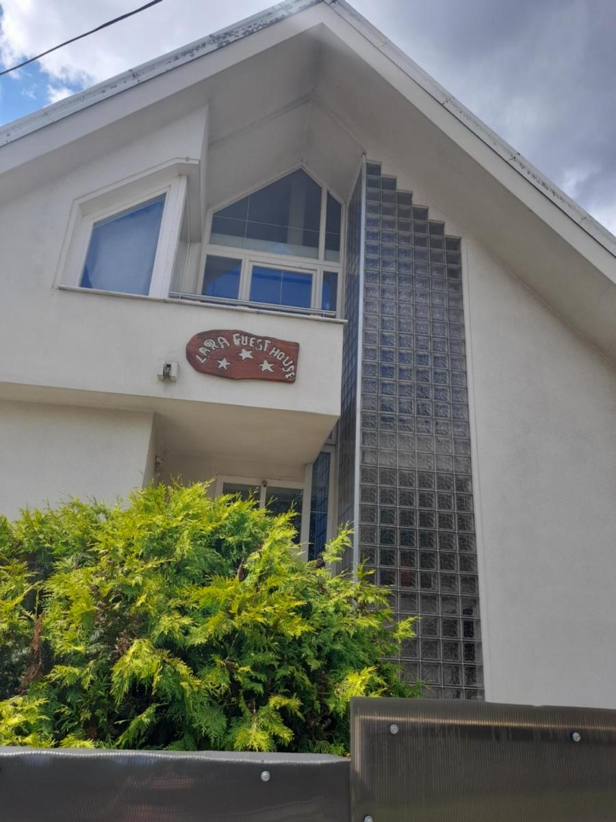 Lara Guest House - Housity