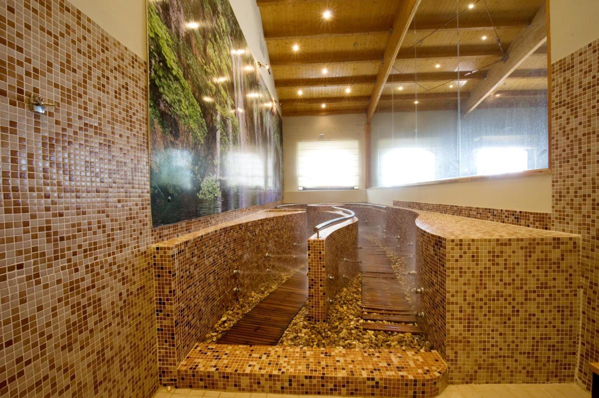 Una televisión o centro de entretenimiento en Balneario Cervantes