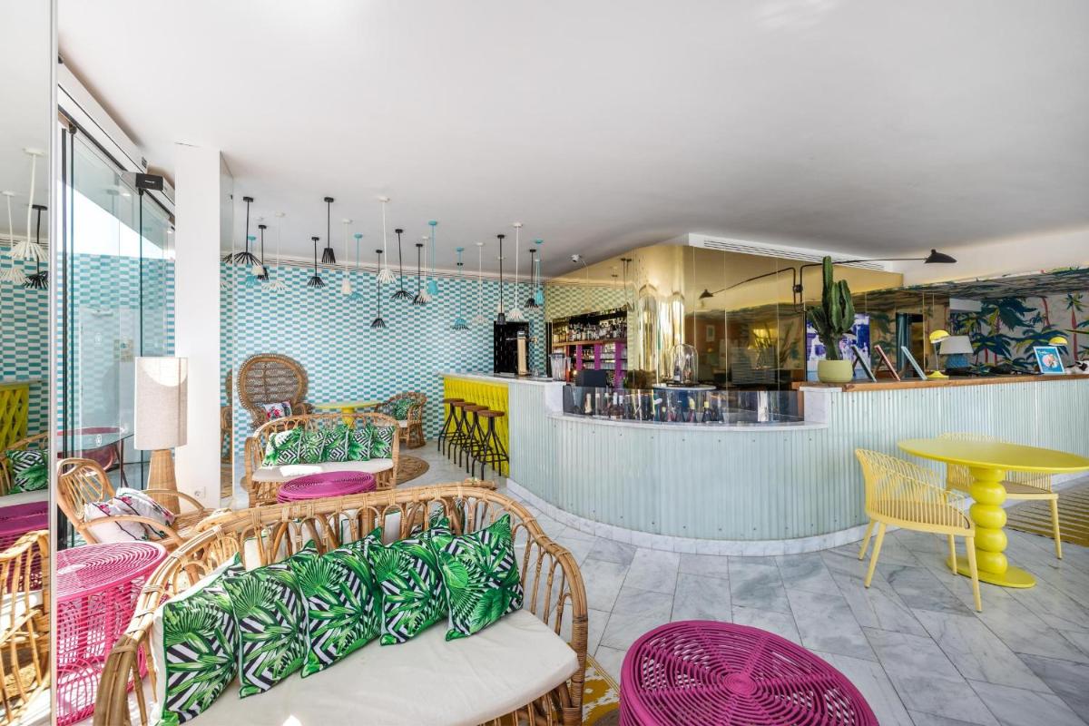 Bebidas en Gold By Marina - Adults only