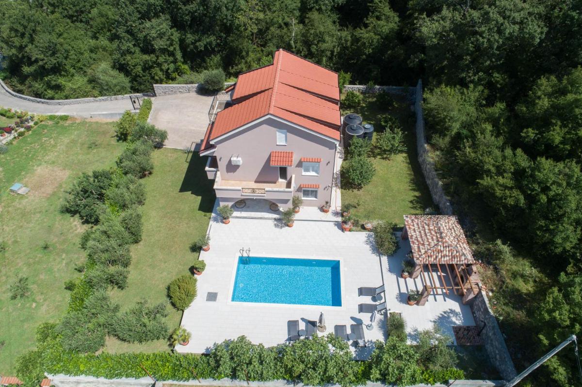 Villa Mina - Housity