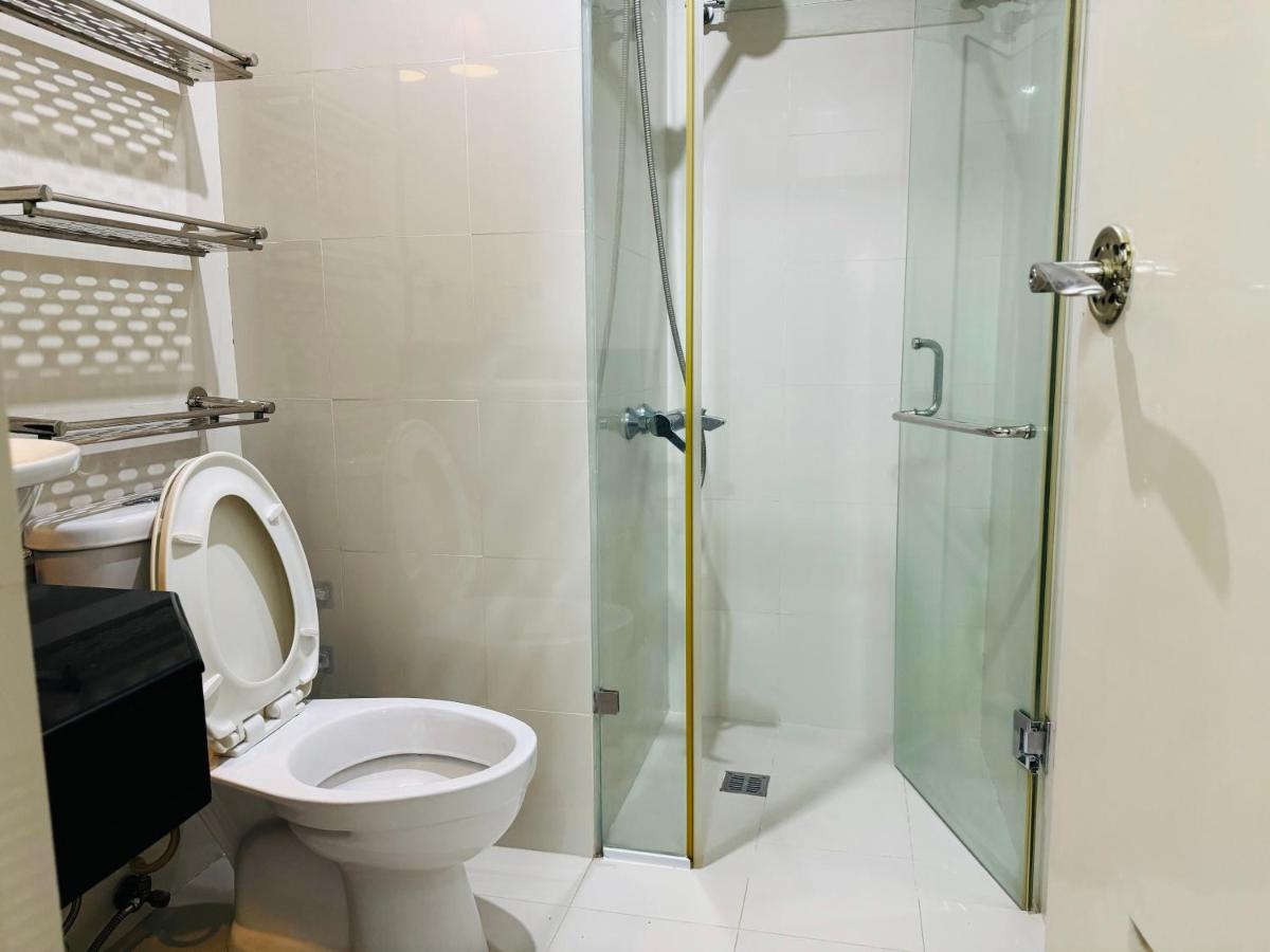 One Palm Tree Villas Condo - Housity
