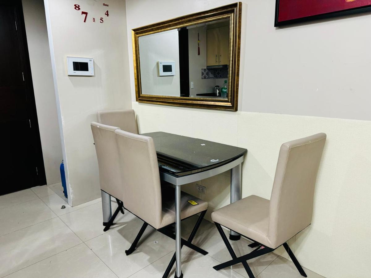 One Palm Tree Villas Condo - Housity