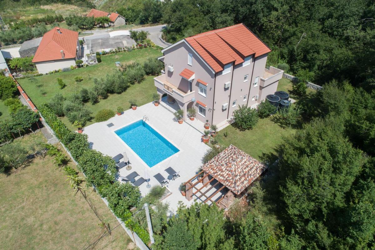 Villa Mina - Housity