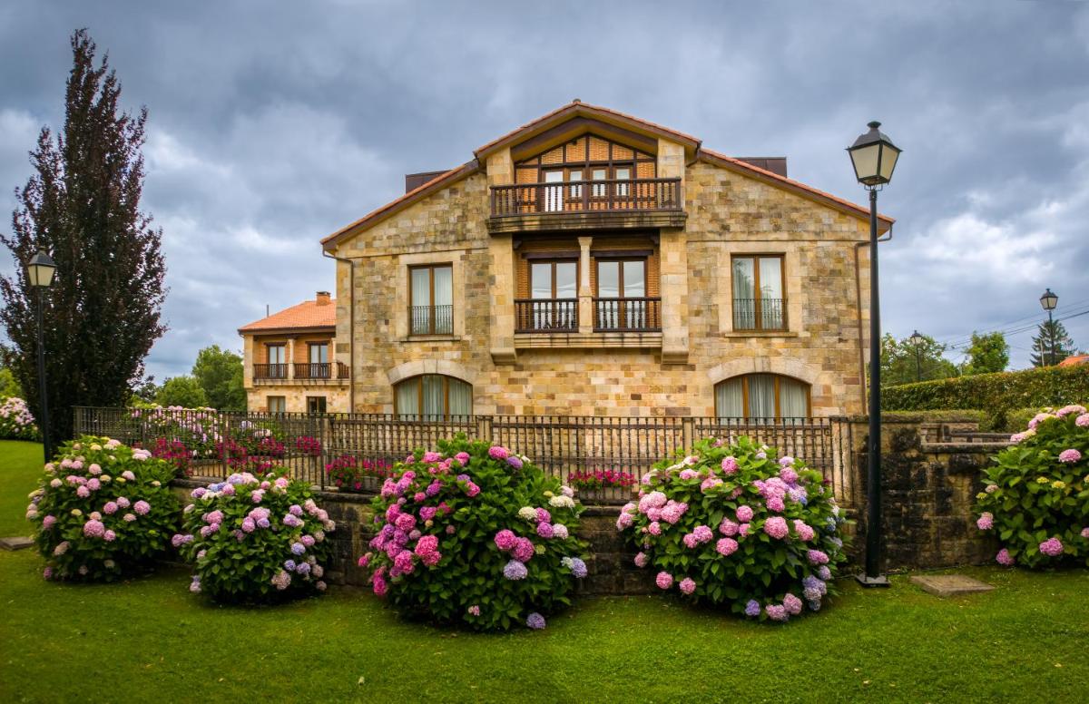 Jardín al aire libre en Hotel Felisa SPA