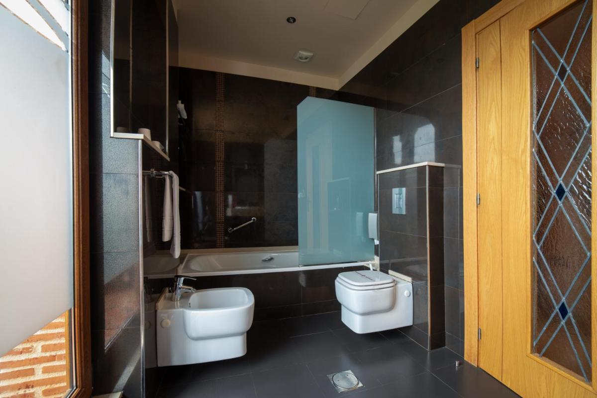 Un baño de Hotel Felisa SPA