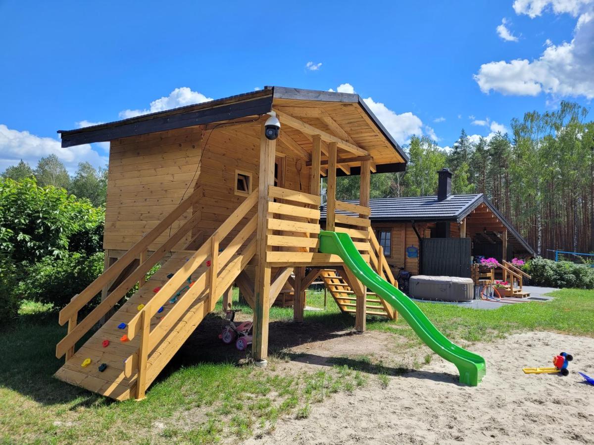 Letniskowy domek z Bali - Housity