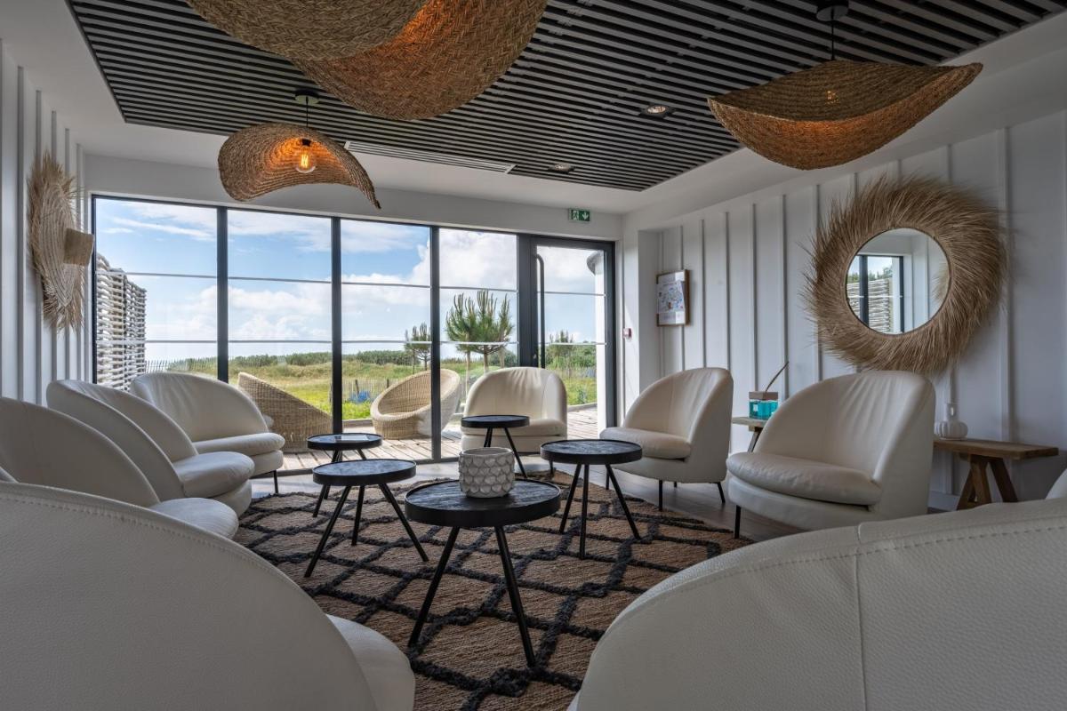 Coin salon dans l'établissement Hôtel Atalante - Relais Thalasso & Spa