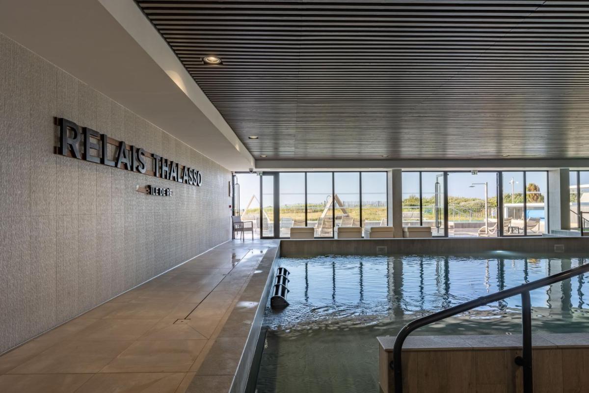 Piscine de l'établissement Hôtel Atalante - Relais Thalasso & Spa ou située à proximité