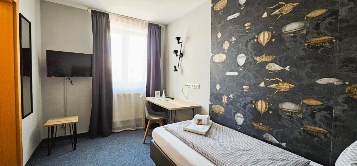 Novitel Pension Pliening - München Messe - Housity
