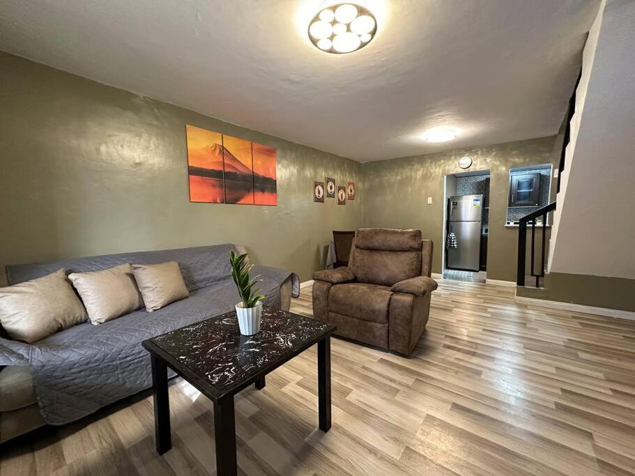 Spacious 2-storey Home with Modern Amenities - Housity