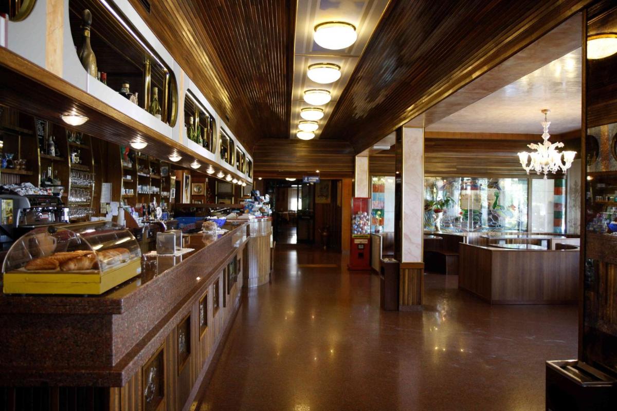 Hotel Bracco - Housity