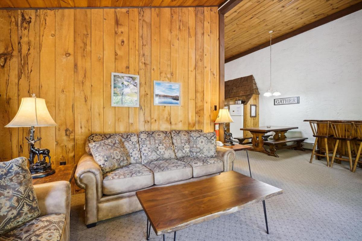 4-Bedroom Townhouse with Sauna Snow Flurry - Housity