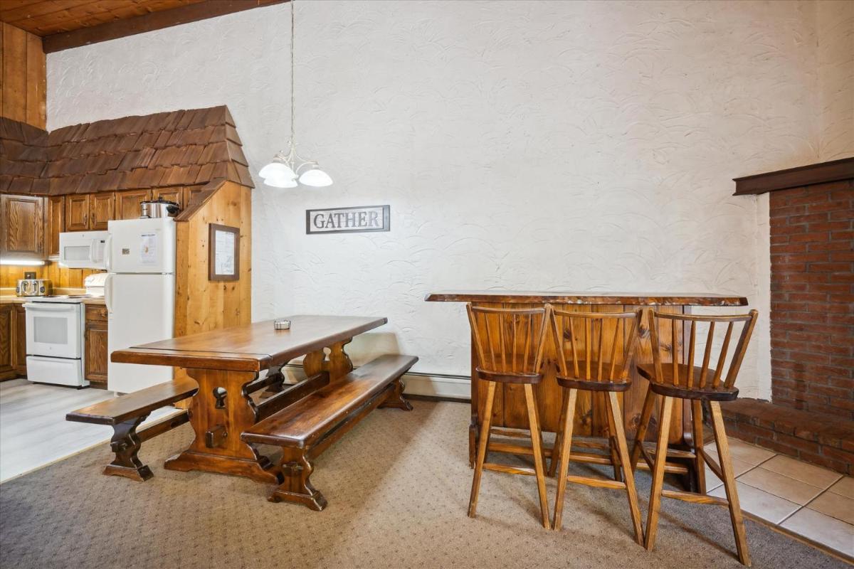 4-Bedroom Townhouse with Sauna Snow Flurry - Housity