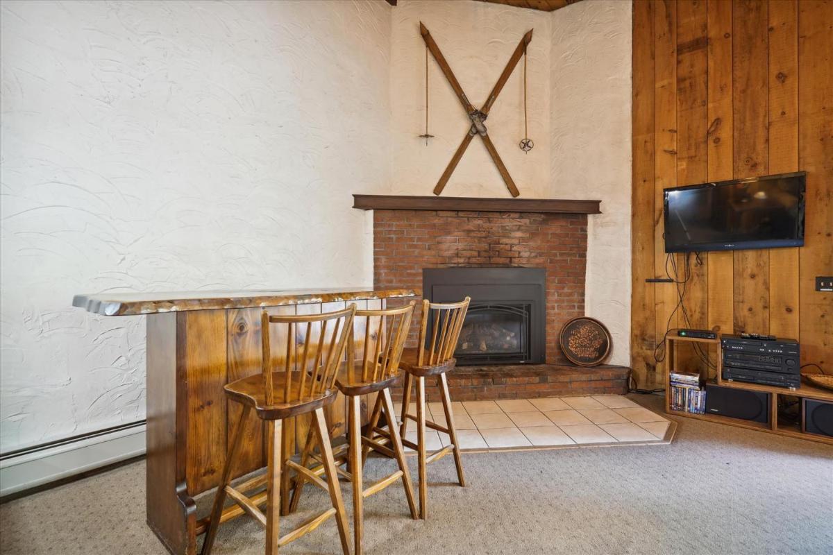 4-Bedroom Townhouse with Sauna Snow Flurry - Housity