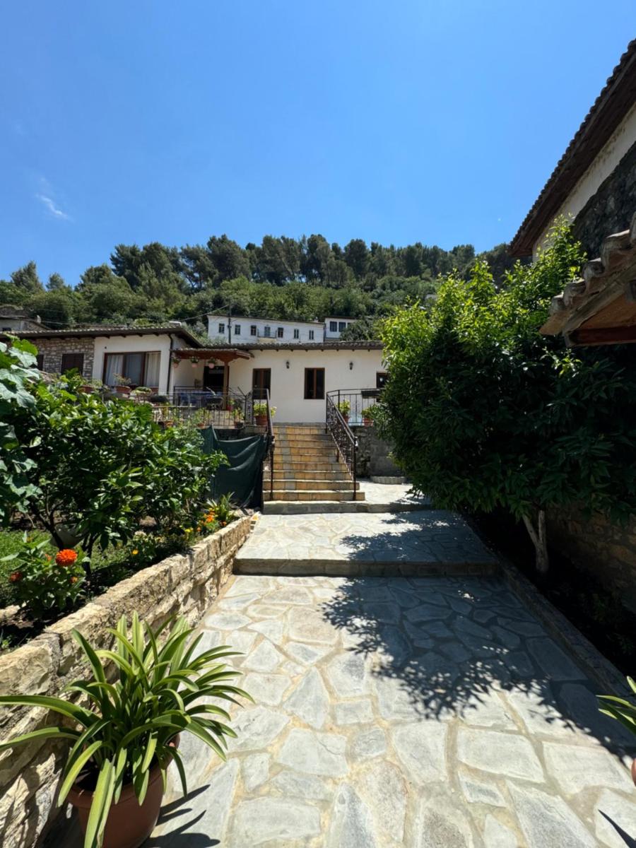 MEROLI Guesthouse - UNESCO quarter - Housity