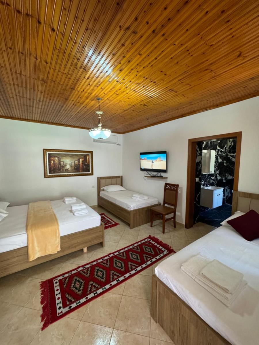 MEROLI Guesthouse - UNESCO quarter - Housity