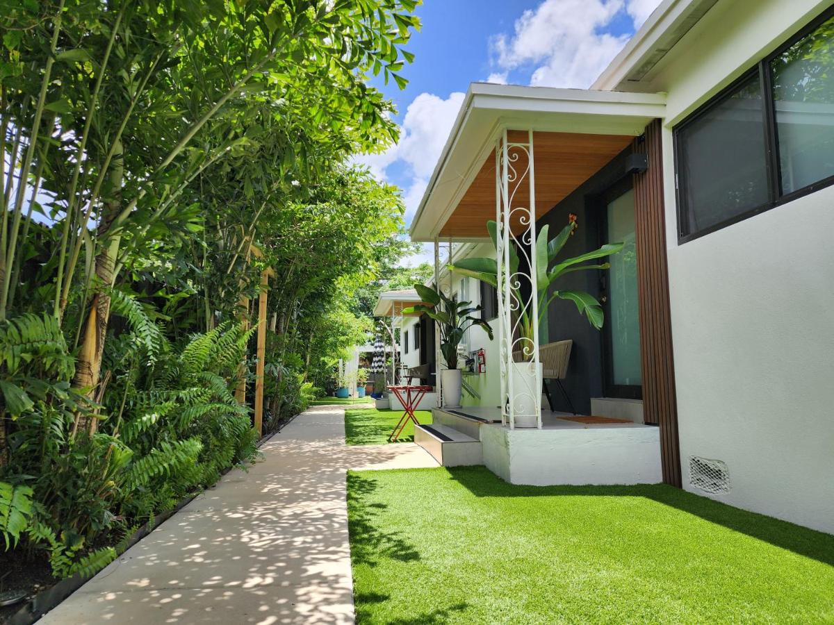 Casa Cuba in Little Havana, Brickell, Calle 8 and 10 minutes to the Beach FREE PARKING - Housity