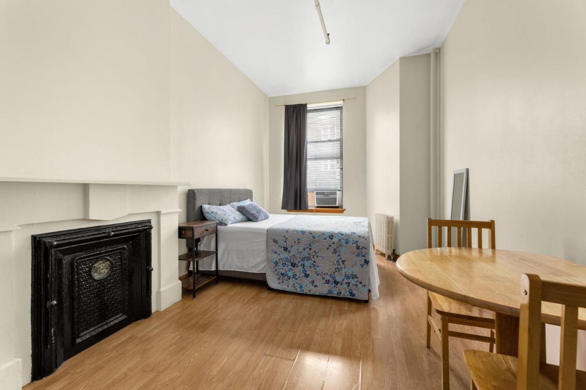 West 30th Street Guest House - Housity