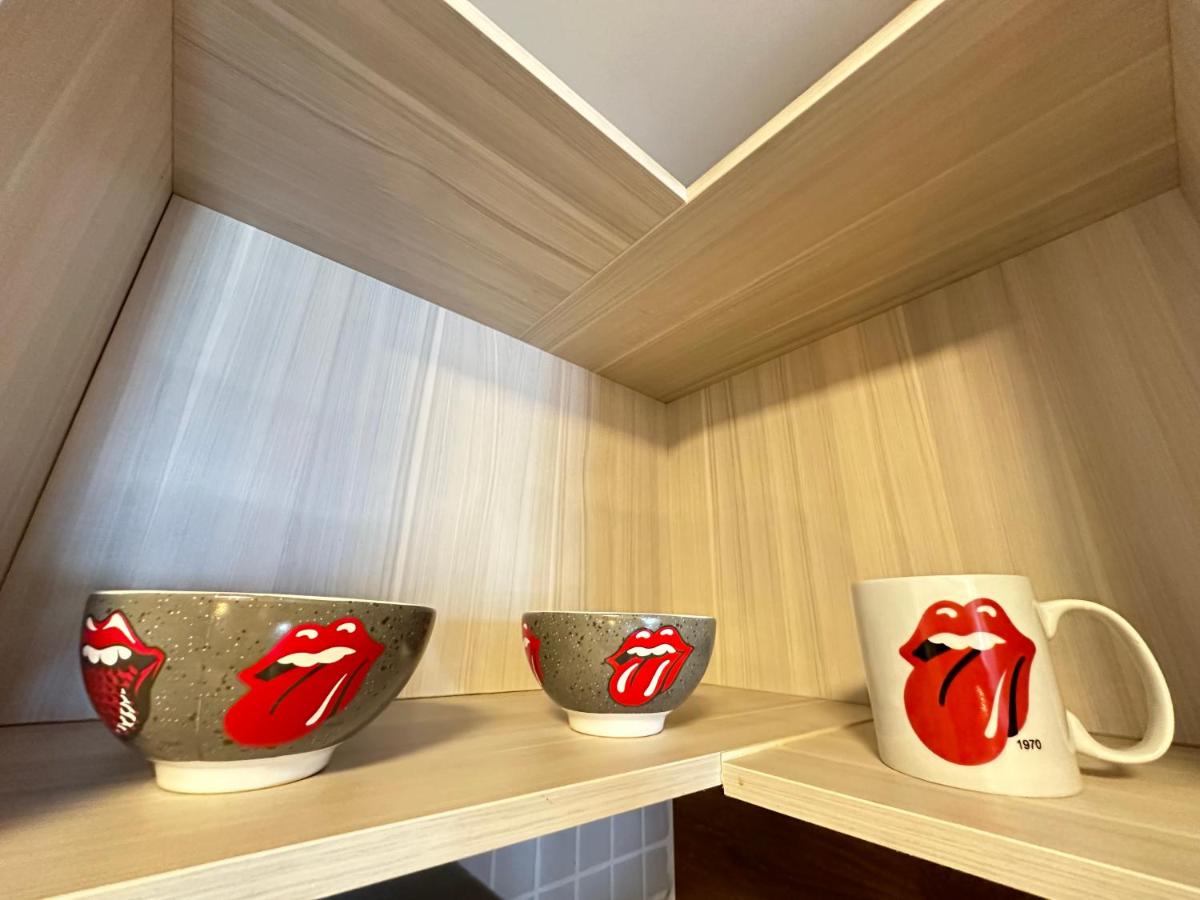 BT2613 - iFLAT Apê temático de rock para duas pessoas - EXPERIÊNCIA UNICA - Housity