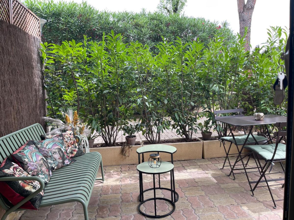 Studio dans résidence privée à 15 mn de cannes - Housity