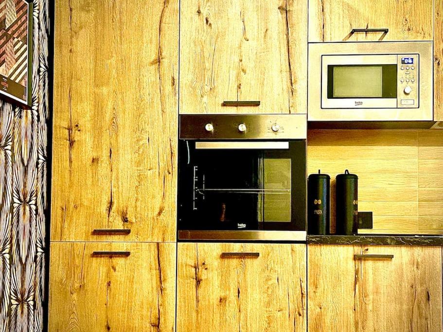 Flart -Boutique Home Shop - Caminia - Housity