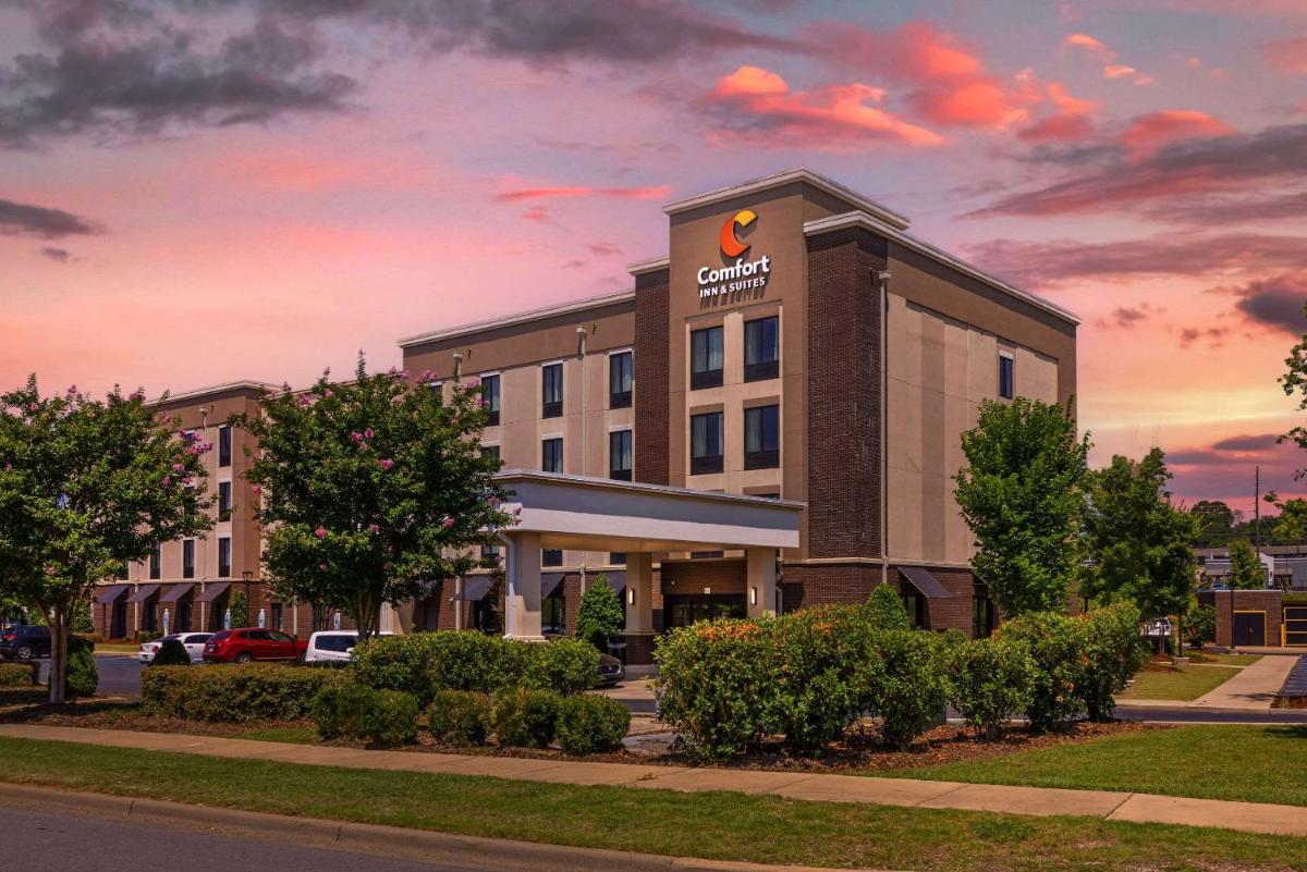 Comfort Inn & Suites At CrossPlex Village - Housity