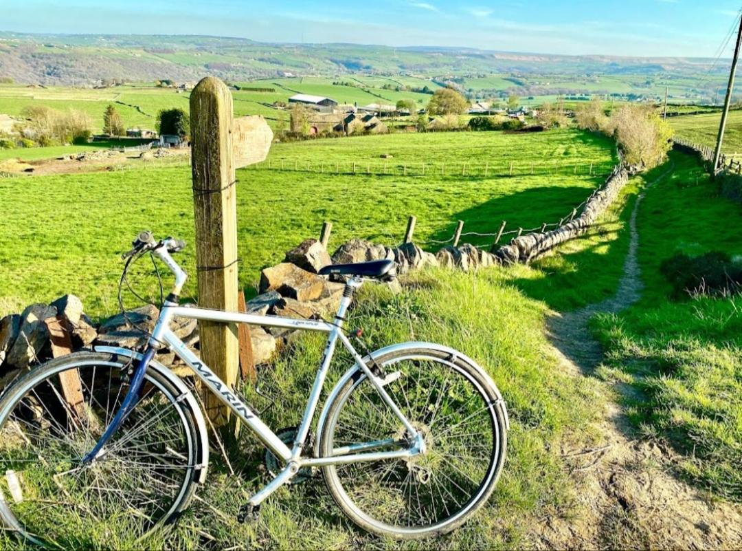 Ryburn View Cottage - Housity