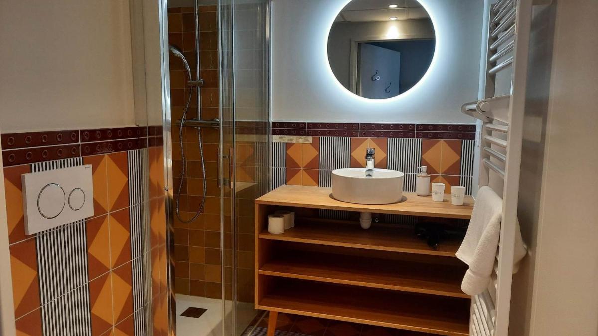 Salle de bains dans l'établissement Hotel Trinquet