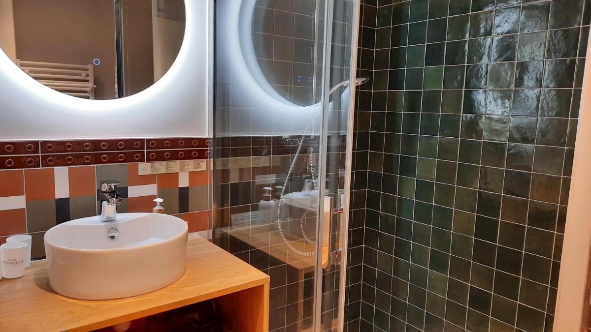 Salle de bains dans l'établissement Hotel Trinquet