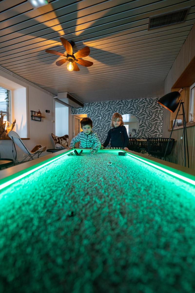 Billard dans l'établissement Hob Fort du Pré